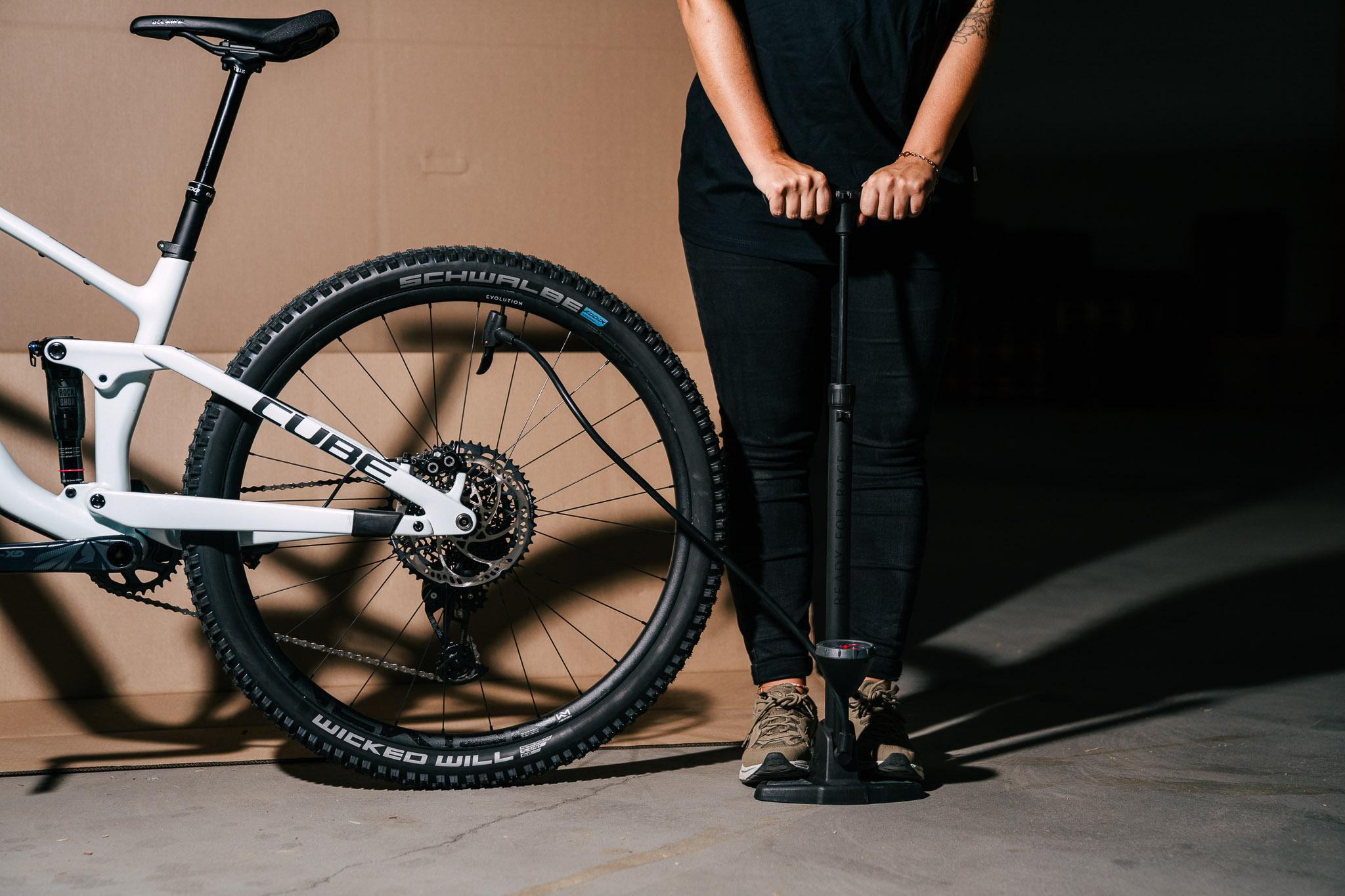 trekking fahrrad herren kaufen Airtracks 28 Zoll Trekkingbike TR.2855 Trekkingrad City Bike Shimano Deore 27 Gang M592 Kettenschaltung Nabendynamo Herren 20inch Stil:Frontlicht Bußgeld für Fahrradfahrer: Diese