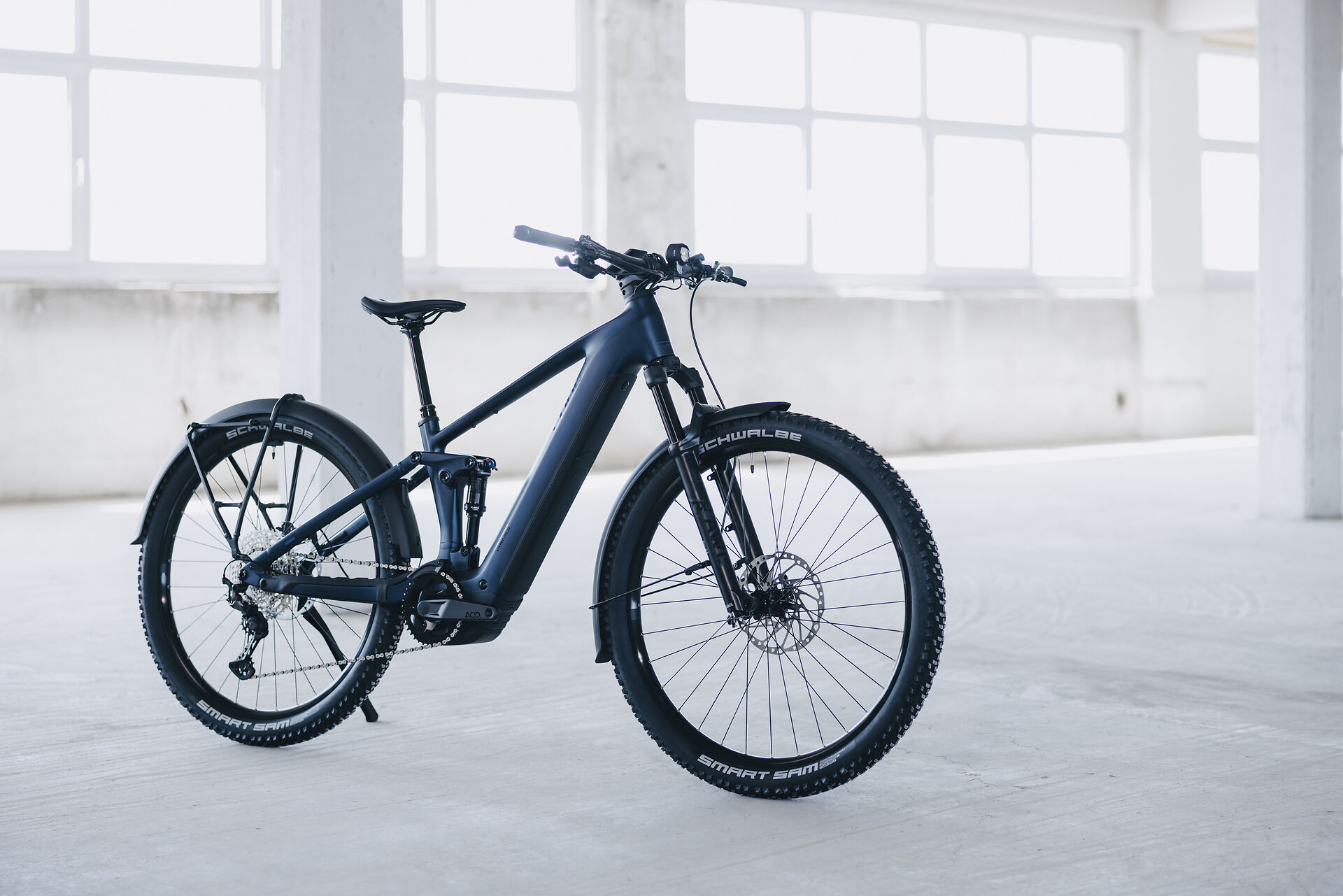 ski mountainbike Liqbike Comfort Active Refurbished E-Bike Big Boss Wallpaper Mgs Mercedes AMG Color:Z Bluetooth Matt Black Get on the dirt